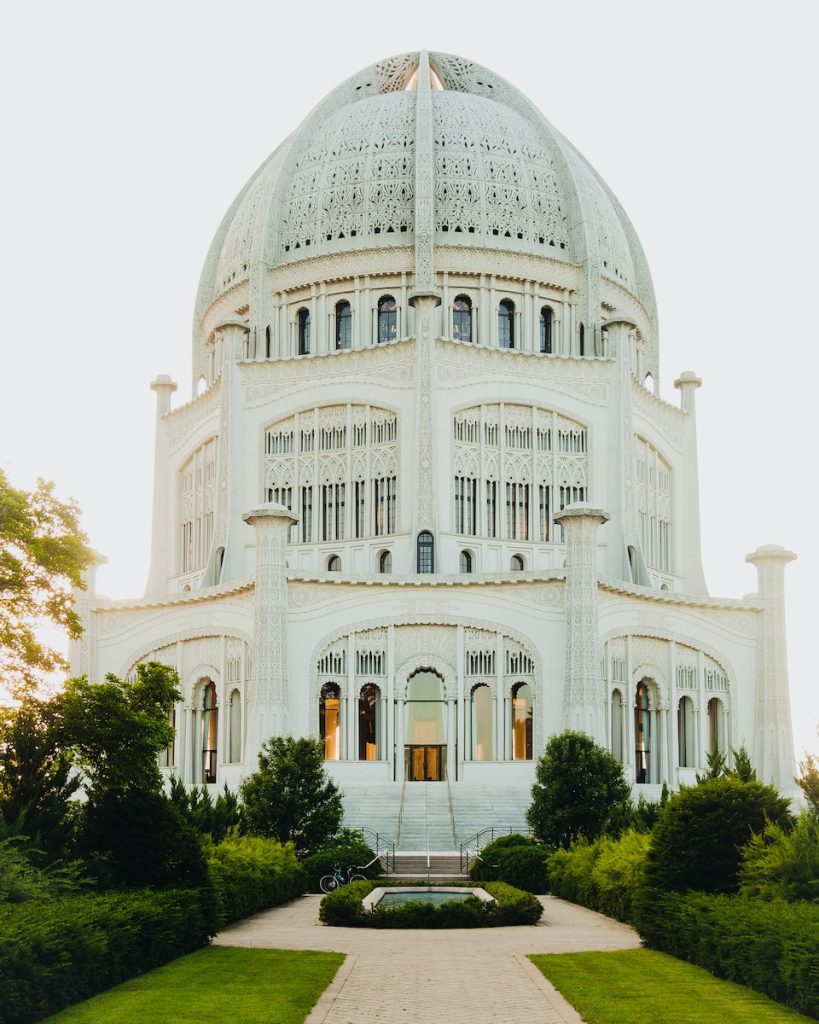 The Endless Search for Divine Knowledge: A Reflection on Baha'u'llah's Teachings